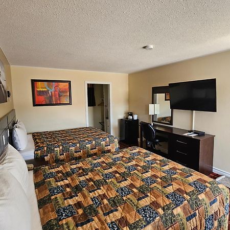 Fox Motor Inn Greater Napanee Esterno foto