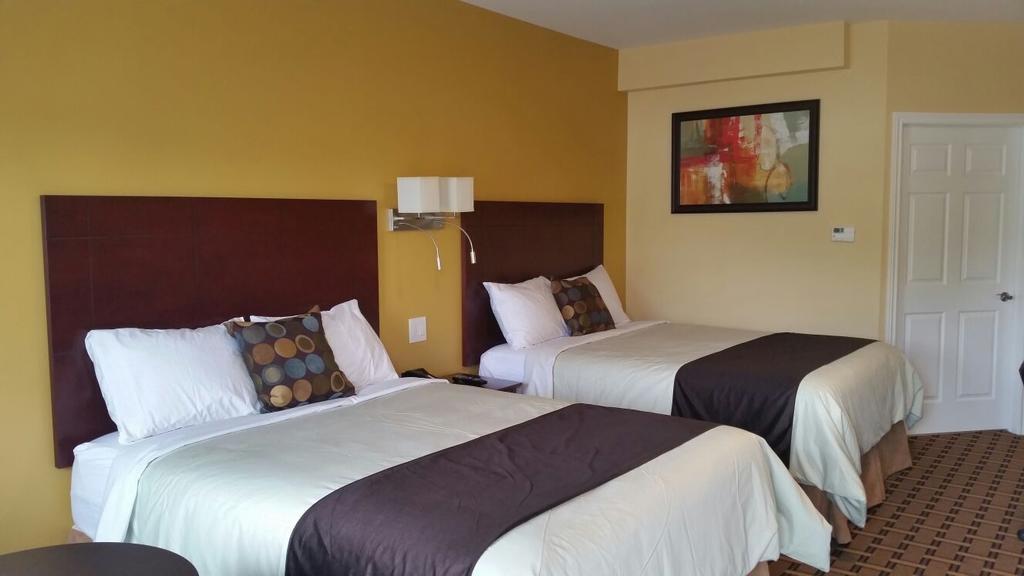 Fox Motor Inn Greater Napanee Esterno foto