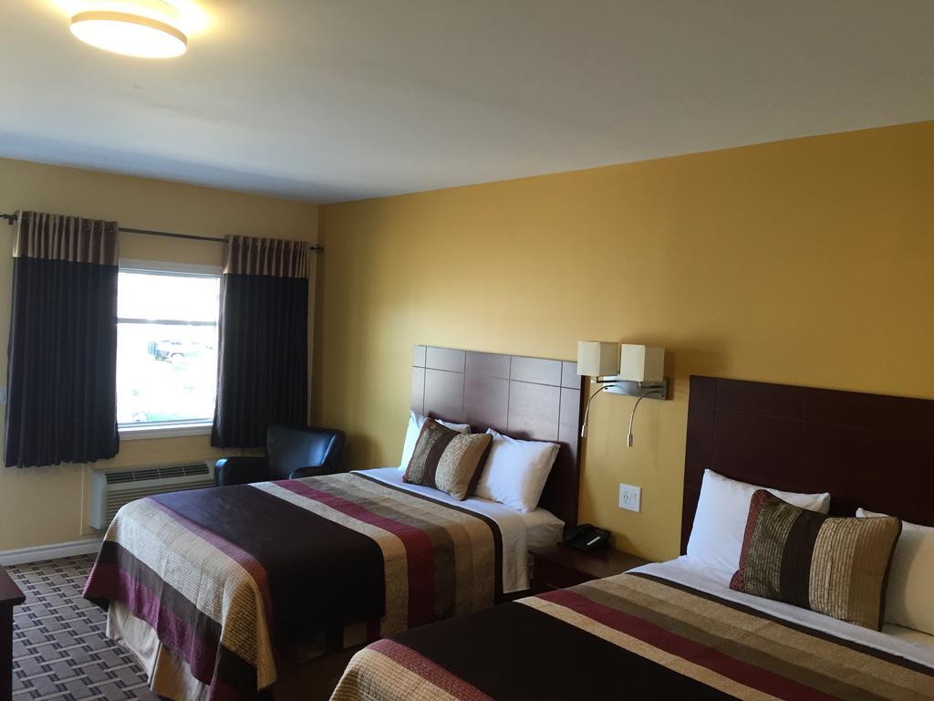 Fox Motor Inn Greater Napanee Esterno foto