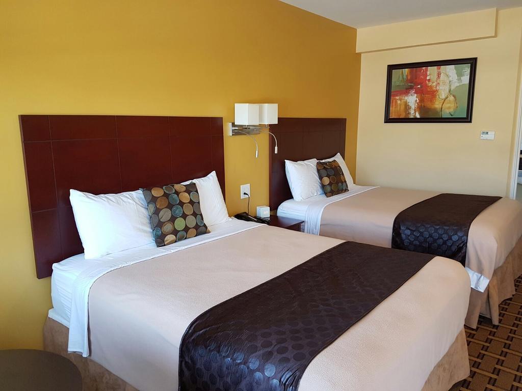 Fox Motor Inn Greater Napanee Esterno foto