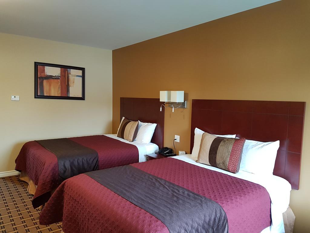 Fox Motor Inn Greater Napanee Esterno foto