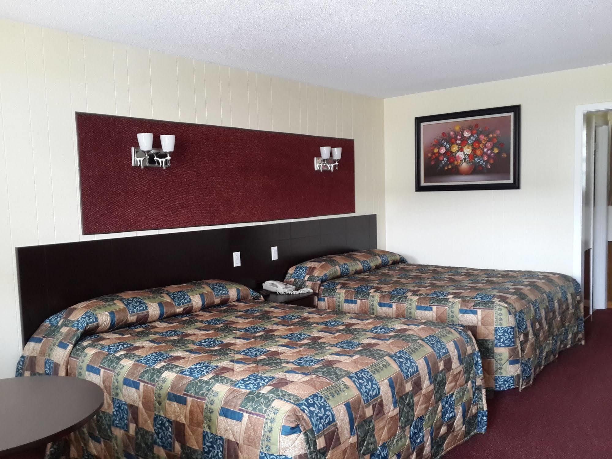 Fox Motor Inn Greater Napanee Esterno foto