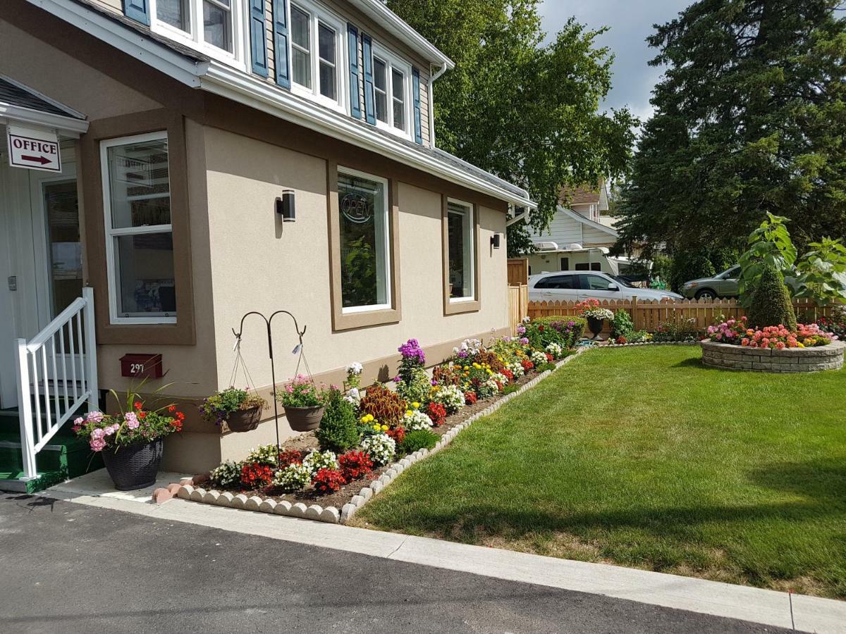 Fox Motor Inn Greater Napanee Esterno foto