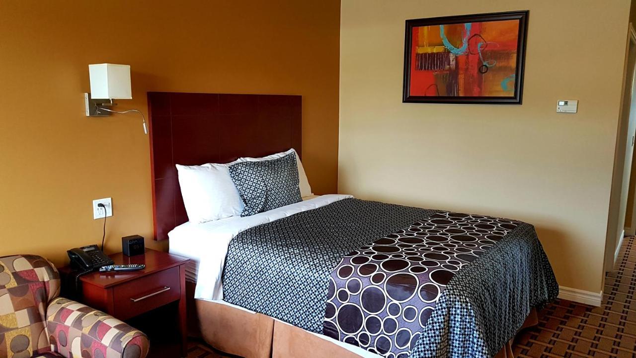 Fox Motor Inn Greater Napanee Esterno foto